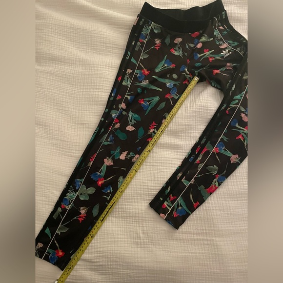 Adidas Floral. Original - Picture 8 of 10